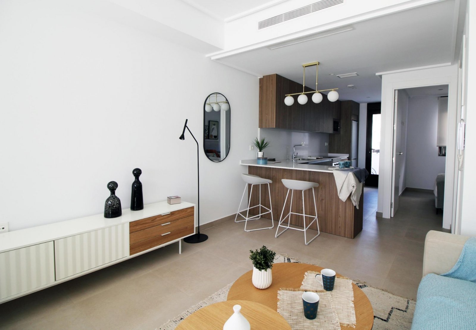 Moderne Reihenhäuser und Doppelhaushälften in Pilar de la Horadada
Entdecken Sie diese exklusive Wohnanlage mit nur sechs modernen Doppe