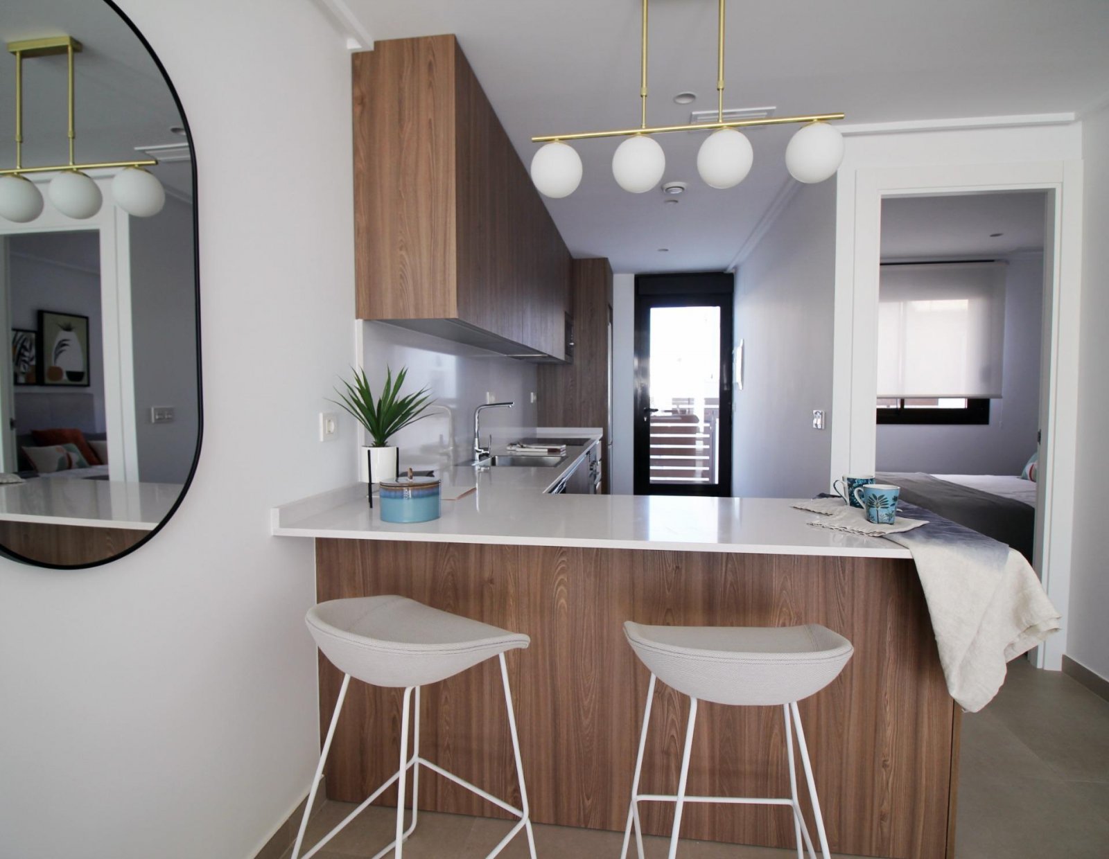 Moderne Reihenhäuser und Doppelhaushälften in Pilar de la Horadada
Entdecken Sie diese exklusive Wohnanlage mit nur sechs modernen Doppe