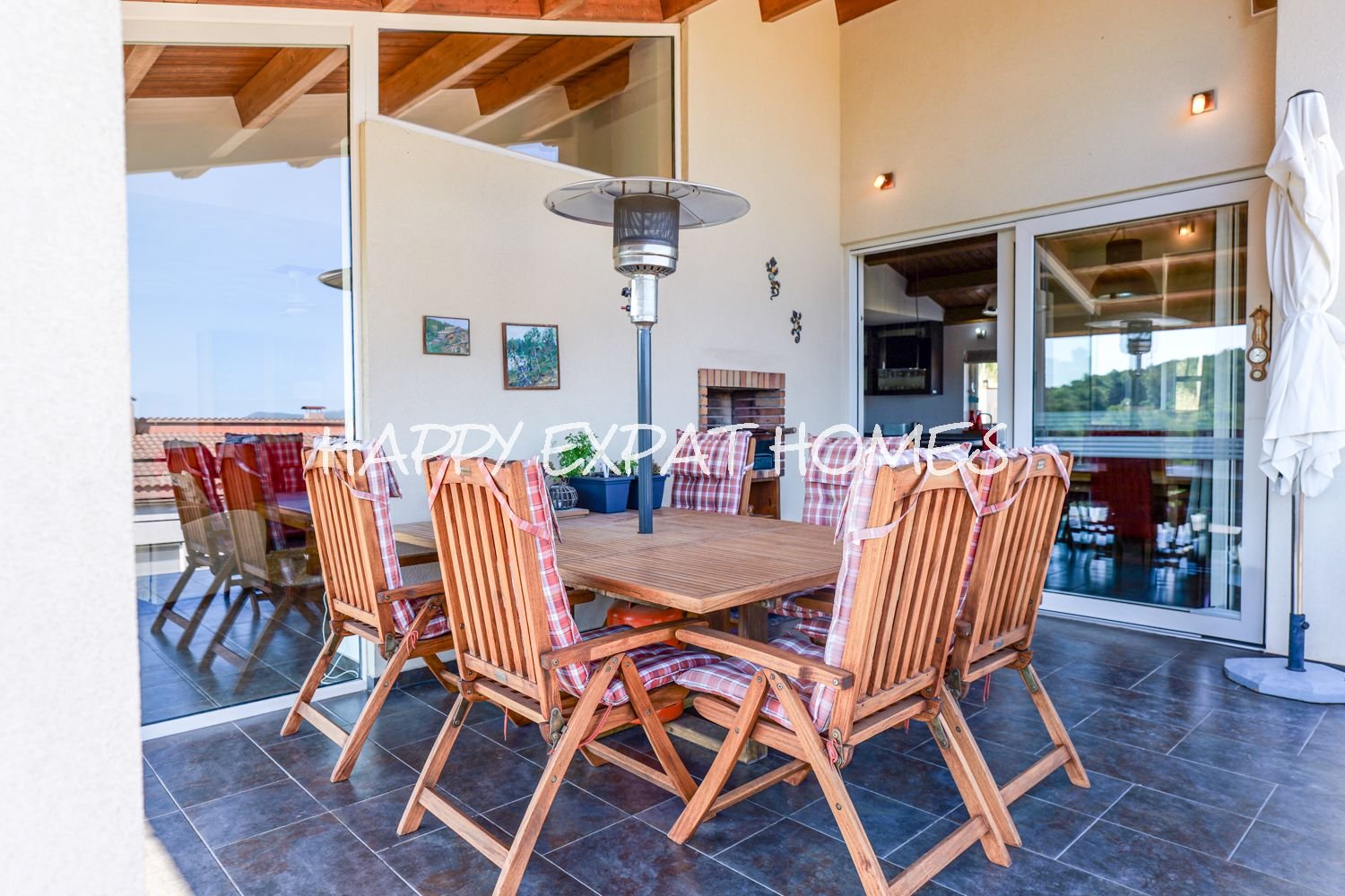 Geräumige Villa mit Gästeapartment und Pool in Olivella – CAN SURIA (Sitges Hills)
Dieses große Haus mit 475 m² befindet sich in der ruhigen Urbanisat