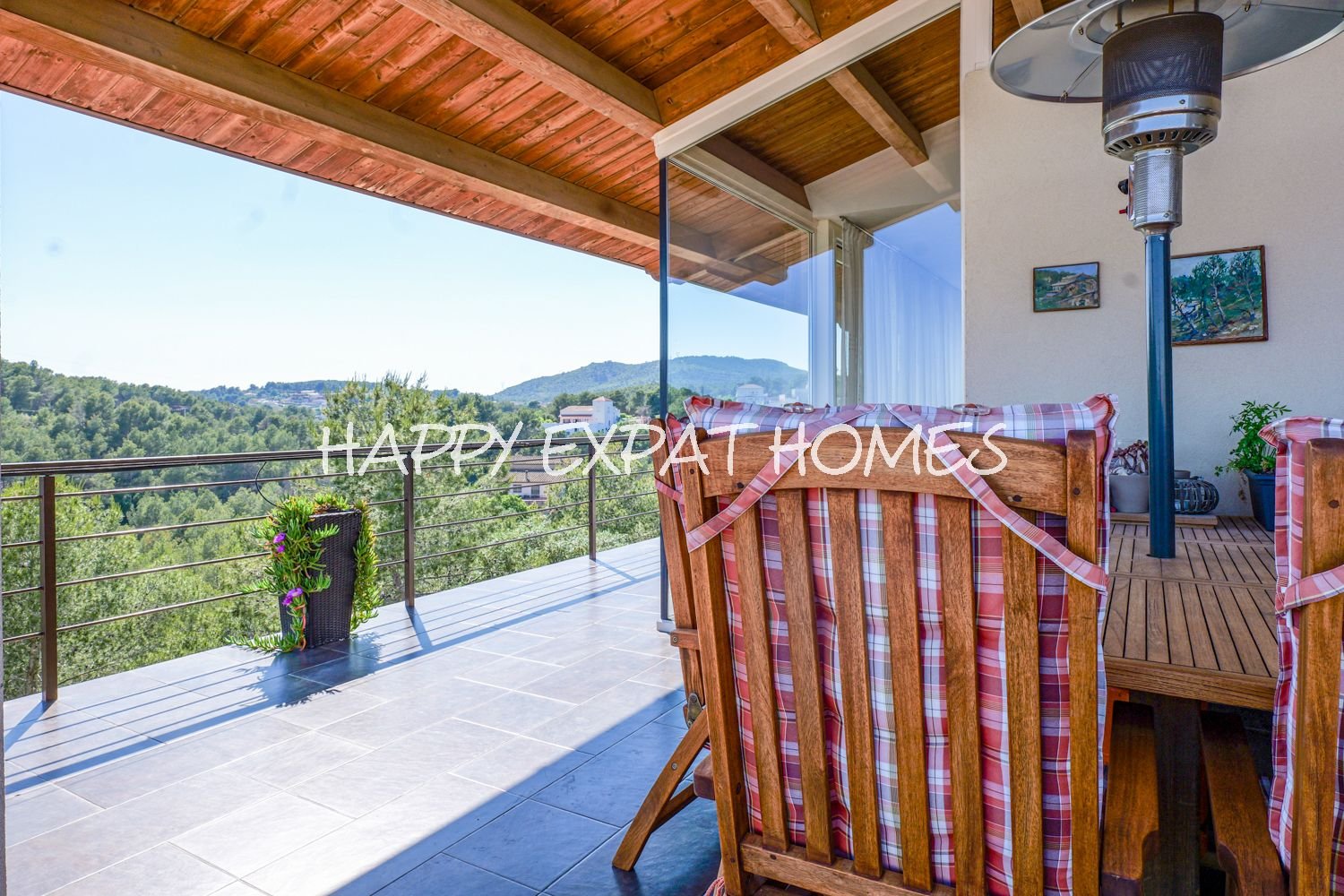 Geräumige Villa mit Gästeapartment und Pool in Olivella – CAN SURIA (Sitges Hills)
Dieses große Haus mit 475 m² befindet sich in der ruhigen Urbanisat