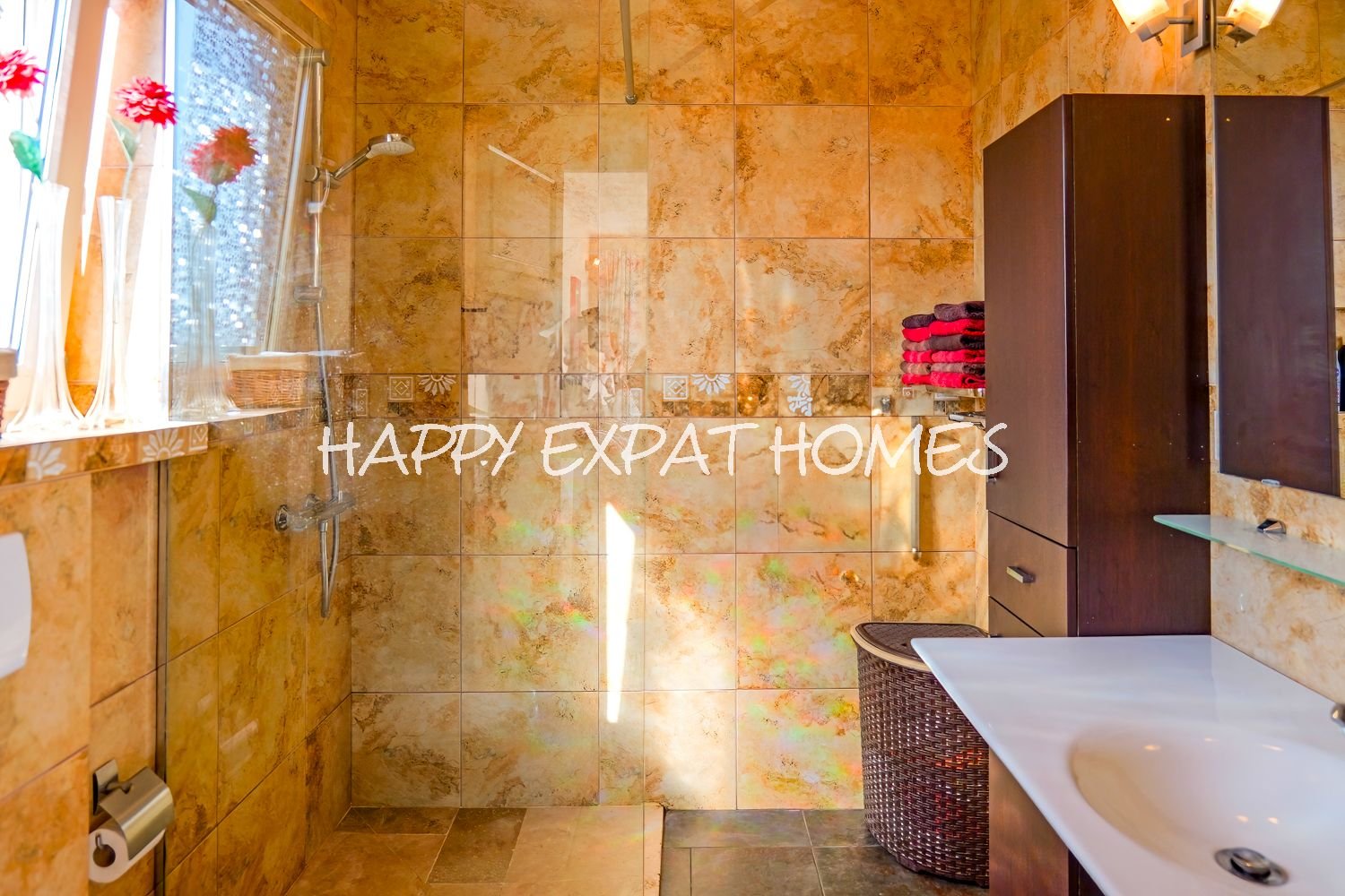 Geräumige Villa mit Gästeapartment und Pool in Olivella – CAN SURIA (Sitges Hills)
Dieses große Haus mit 475 m² befindet sich in der ruhigen Urbanisat