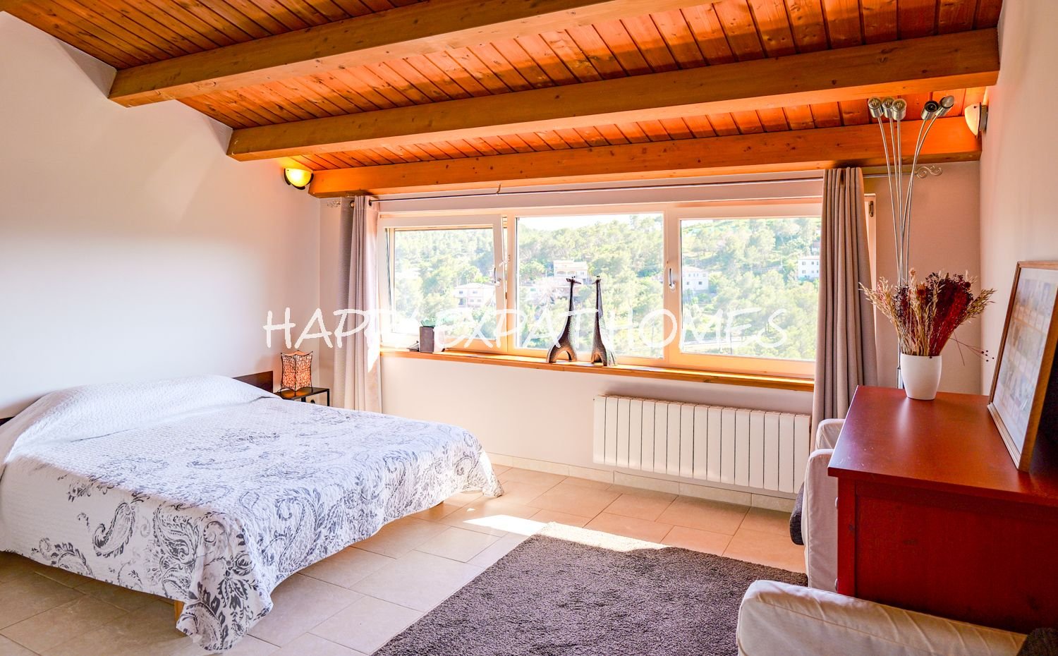 Geräumige Villa mit Gästeapartment und Pool in Olivella – CAN SURIA (Sitges Hills)
Dieses große Haus mit 475 m² befindet sich in der ruhigen Urbanisat