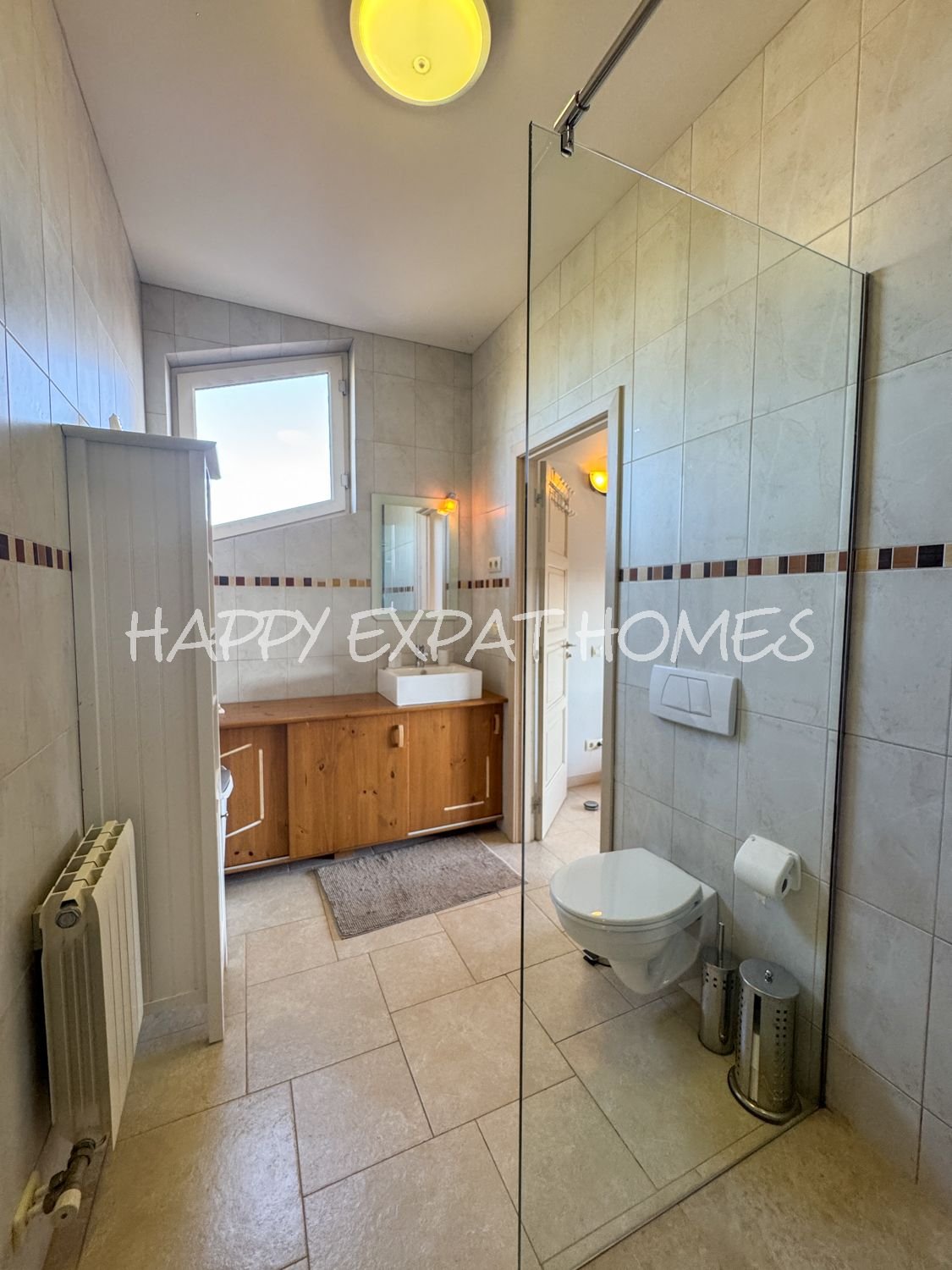 Geräumige Villa mit Gästeapartment und Pool in Olivella – CAN SURIA (Sitges Hills)
Dieses große Haus mit 475 m² befindet sich in der ruhigen Urbanisat