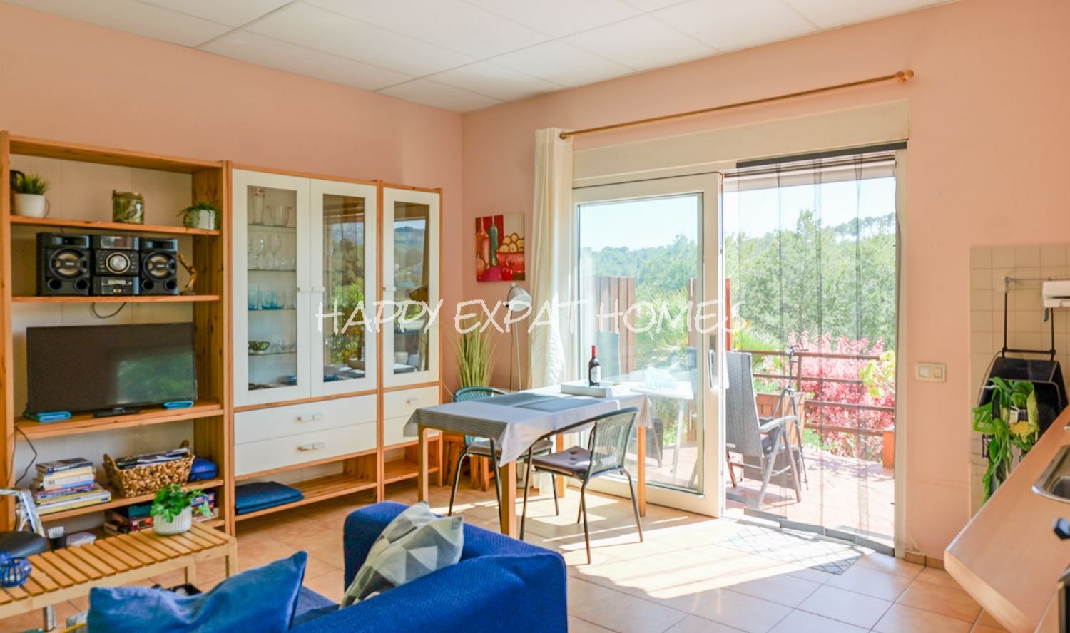 Geräumige Villa mit Gästeapartment und Pool in Olivella – CAN SURIA (Sitges Hills)
Dieses große Haus mit 475 m² befindet sich in der ruhigen Urbanisat