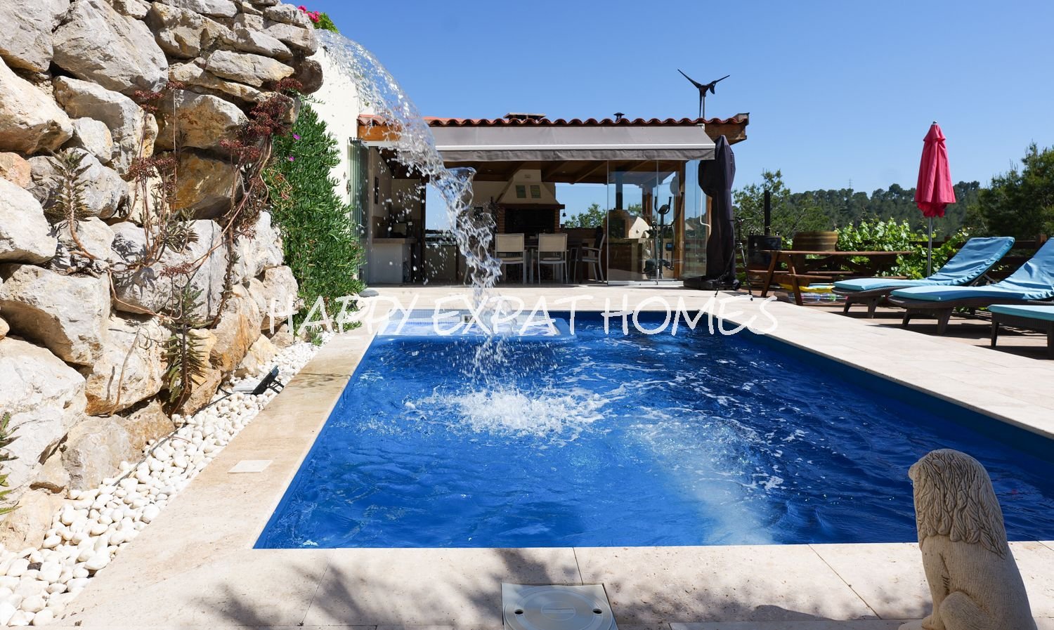 Geräumige Villa mit Gästeapartment und Pool in Olivella – CAN SURIA (Sitges Hills)
Dieses große Haus mit 475 m² befindet sich in der ruhigen Urbanisat