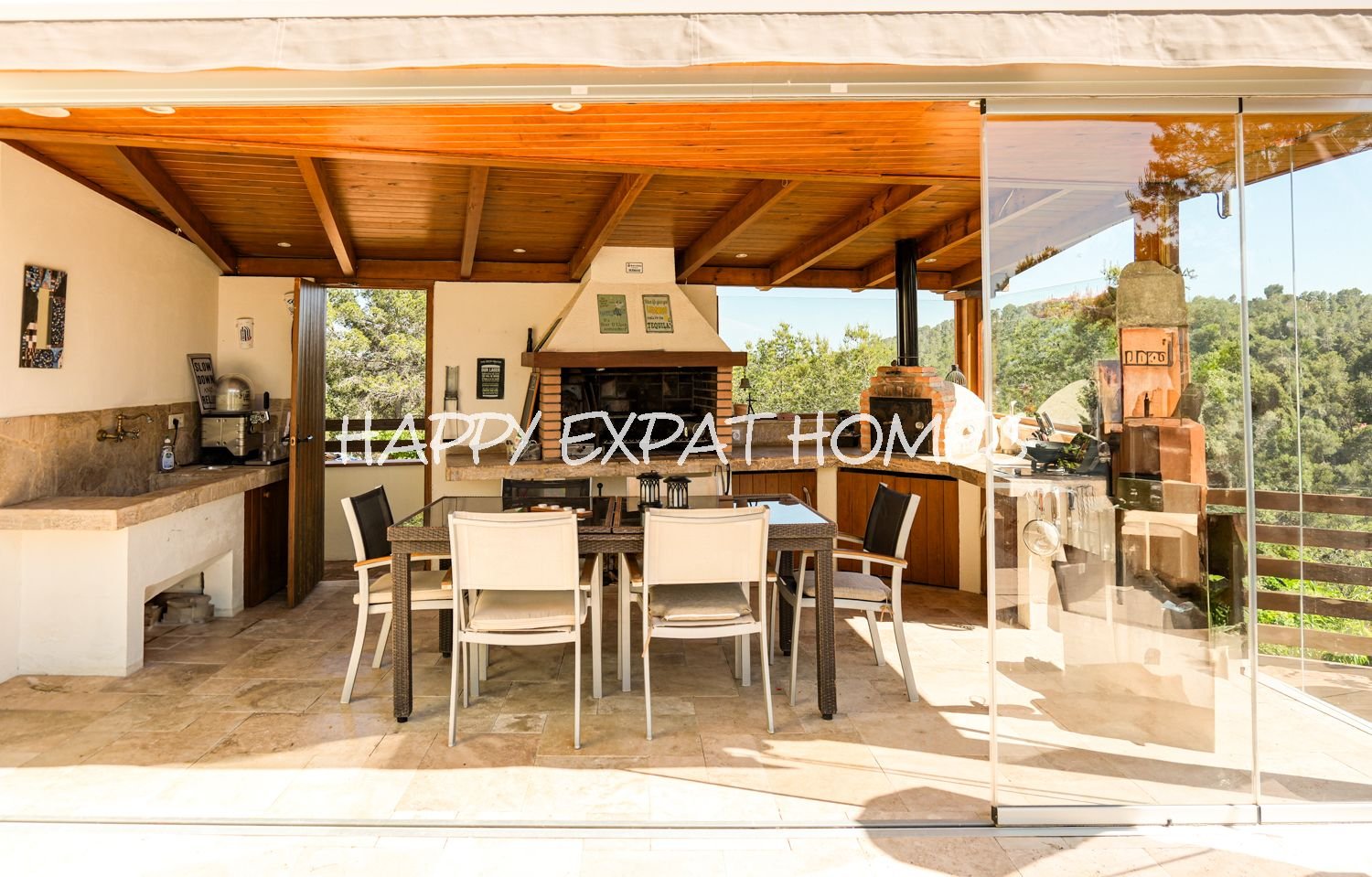 Geräumige Villa mit Gästeapartment und Pool in Olivella – CAN SURIA (Sitges Hills)
Dieses große Haus mit 475 m² befindet sich in der ruhigen Urbanisat