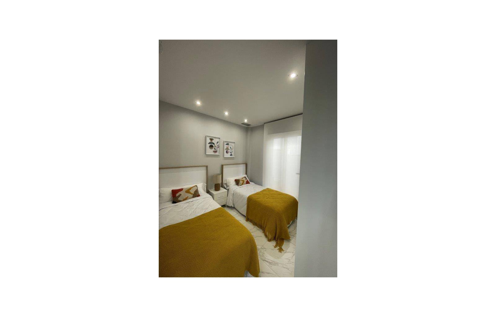 Diese Villen werden in der Nähe des belebten Einkaufszentrums La Zenia Boulevard gebaut. Sie bestehen alle aus 3 Schlafzimmern, 2 Bädern und einem So