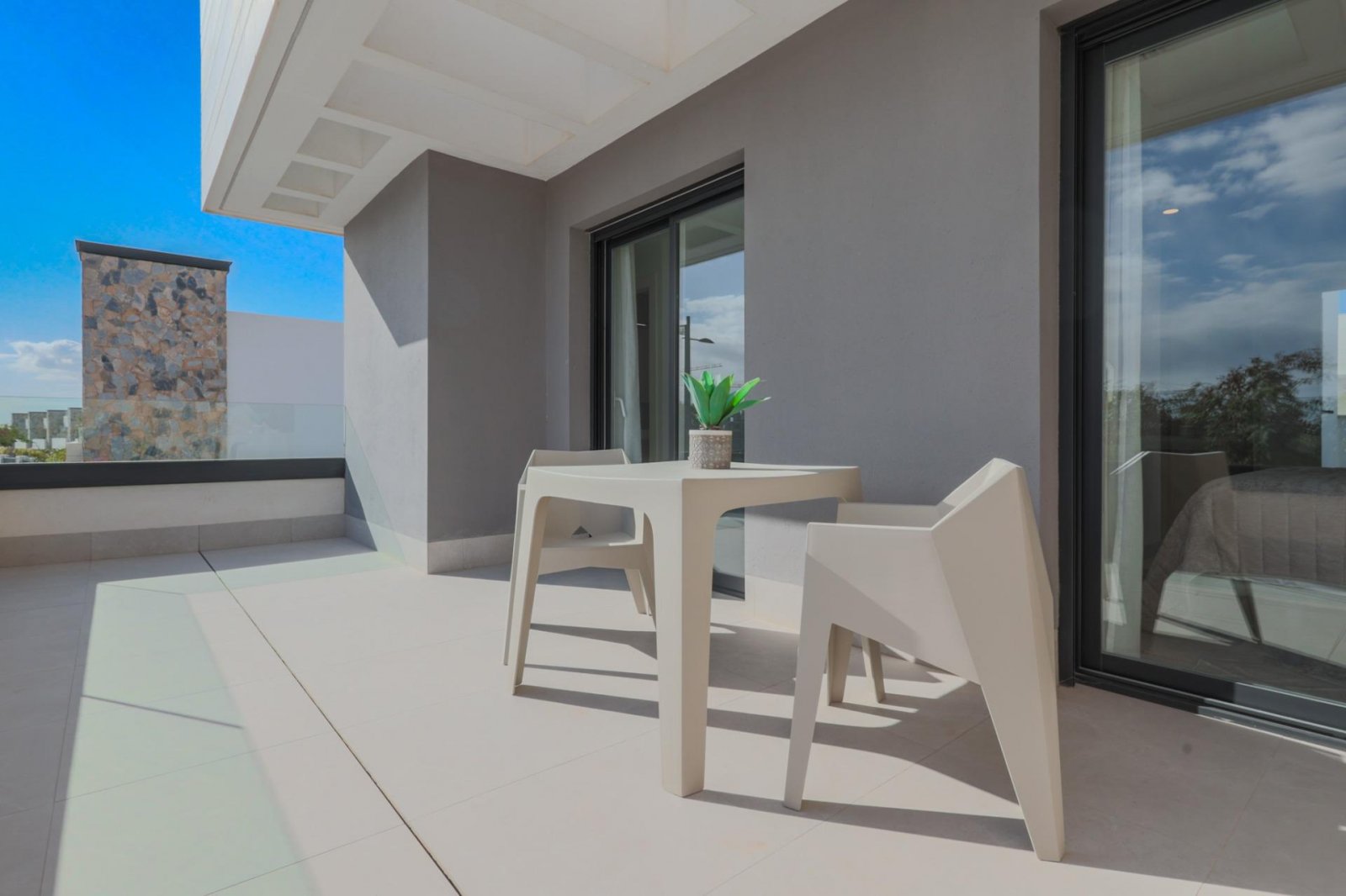 Luxuriöse Neubau-Villen im Santa Rosalía Lake and Life Resort, Murcia
Exklusive Villen in einer erstklassigen Wohnanlage
Entdecken Sie d