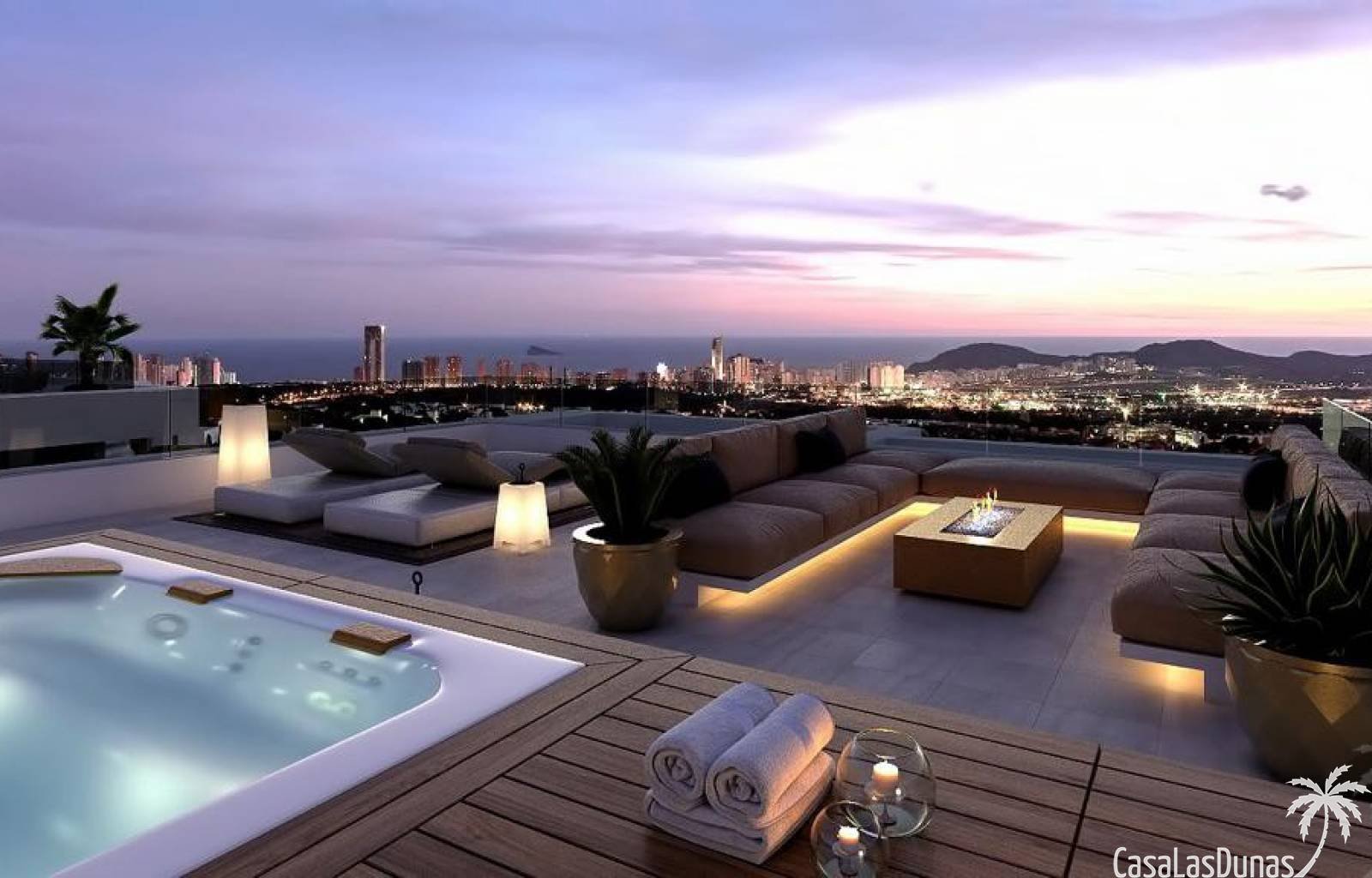 Diese wunderschöne Luxusvilla liegt in Benidorm, nur wenige Schritte vom Strand und einem Naturpark entfernt, wo Sie den außergewöhnlichen Meerblick