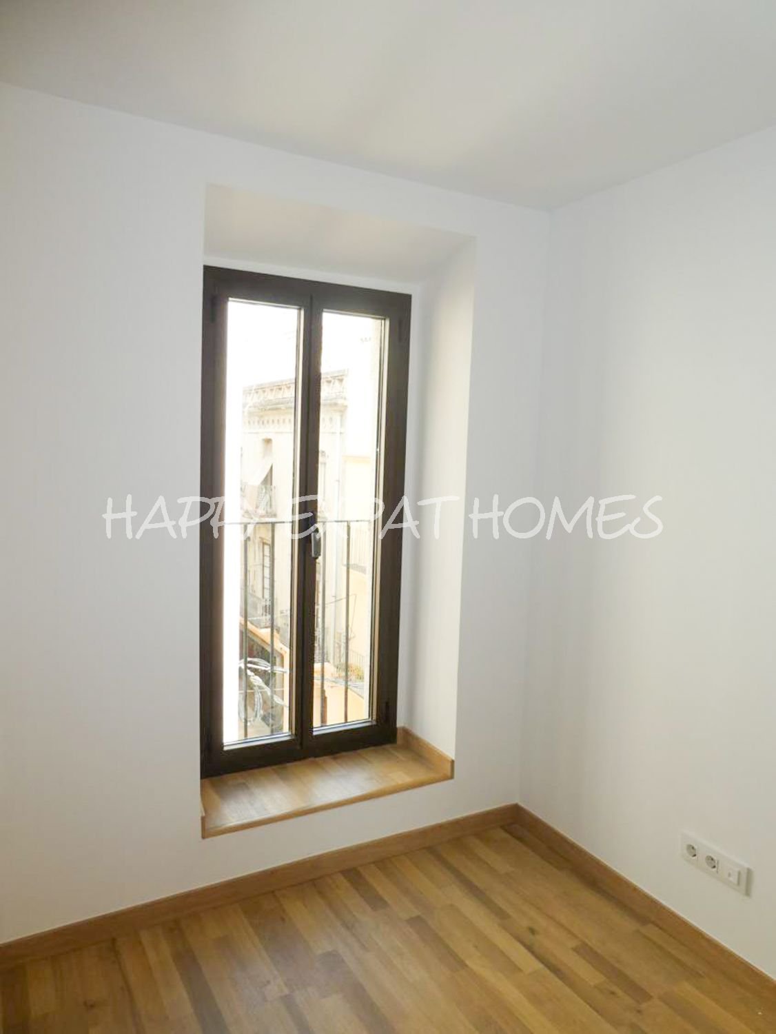 MANSARDEN-DUPLEX IM HERZEN VON VILANOVA I LA GELTRÚ – MIT PRIVATER TERRASSE
Entdecken Sie dieses spektakuläre Duplex-Penthouse im Zentrum von Vila