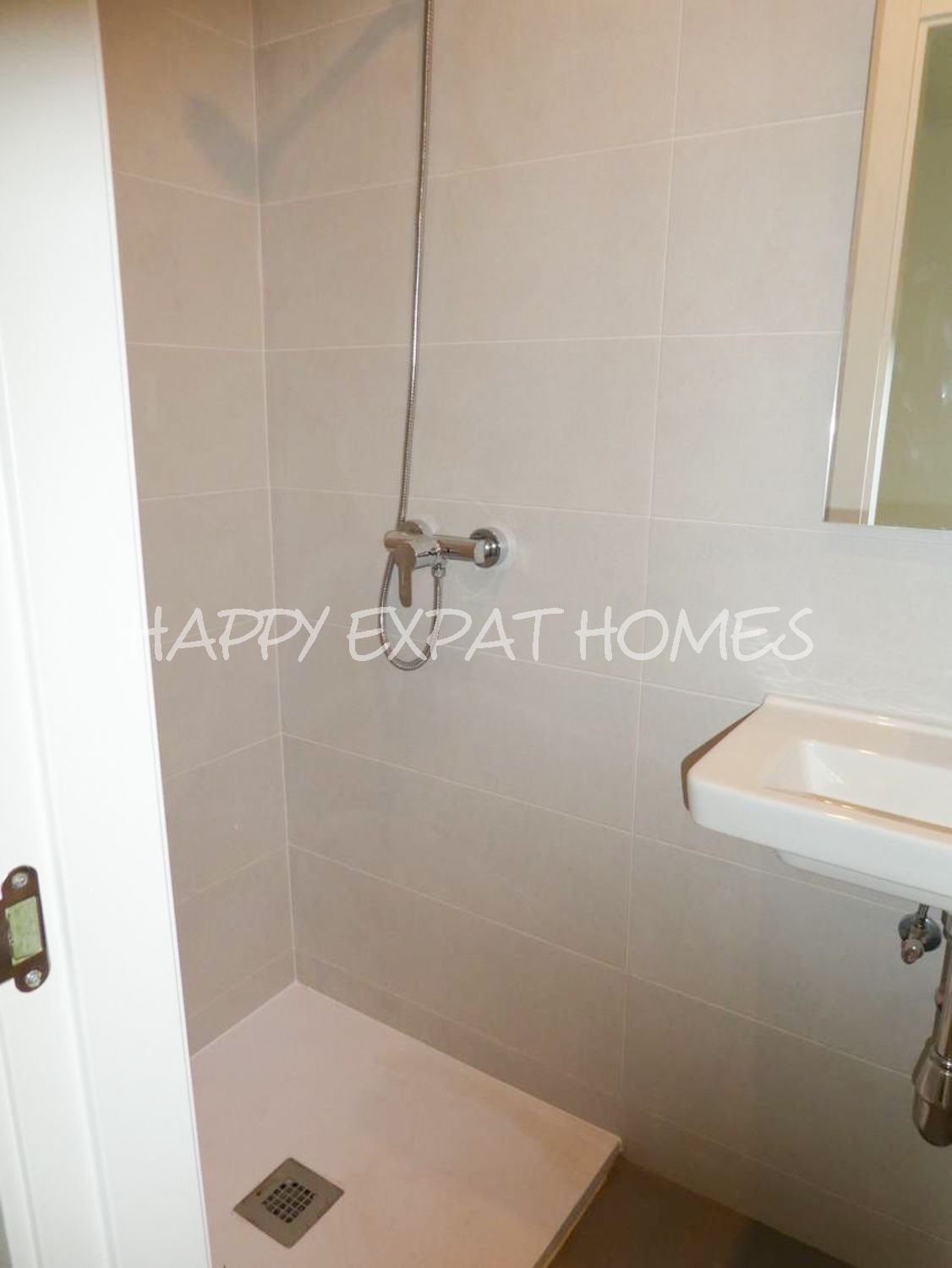 MANSARDEN-DUPLEX IM HERZEN VON VILANOVA I LA GELTRÚ – MIT PRIVATER TERRASSE
Entdecken Sie dieses spektakuläre Duplex-Penthouse im Zentrum von Vila