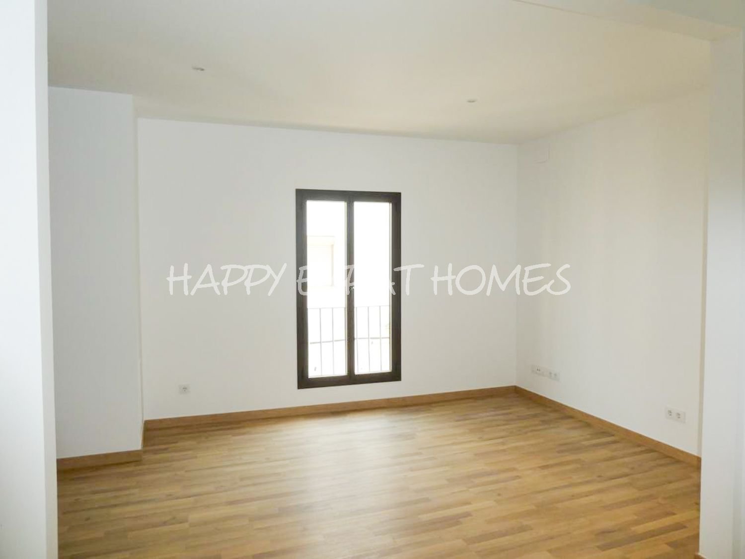 MANSARDEN-DUPLEX IM HERZEN VON VILANOVA I LA GELTRÚ – MIT PRIVATER TERRASSE
Entdecken Sie dieses spektakuläre Duplex-Penthouse im Zentrum von Vila