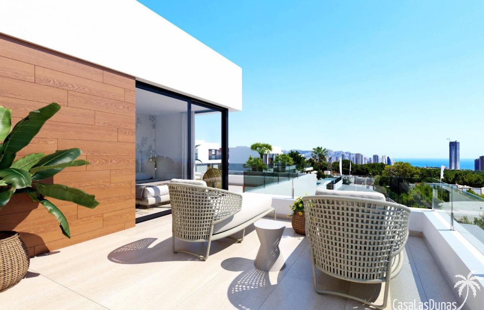 Diese wunderschöne Luxusvilla befindet sich in Benidorm nur wenige Gehminuten vom Strand und einem Naturpark entfernt, wo Sie den außergewöhnlichen M