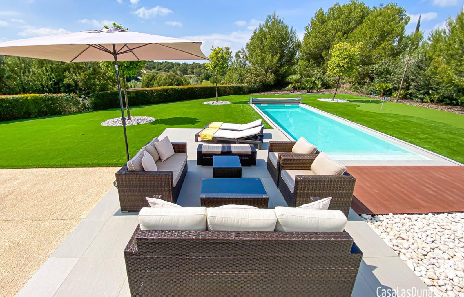 Dieses Projekt besteht aus exklusiven freistehenden Villen mit Blick auf den Golfplatz im Herzen des Golfresorts. Moderne Villen auf einer oder zwei