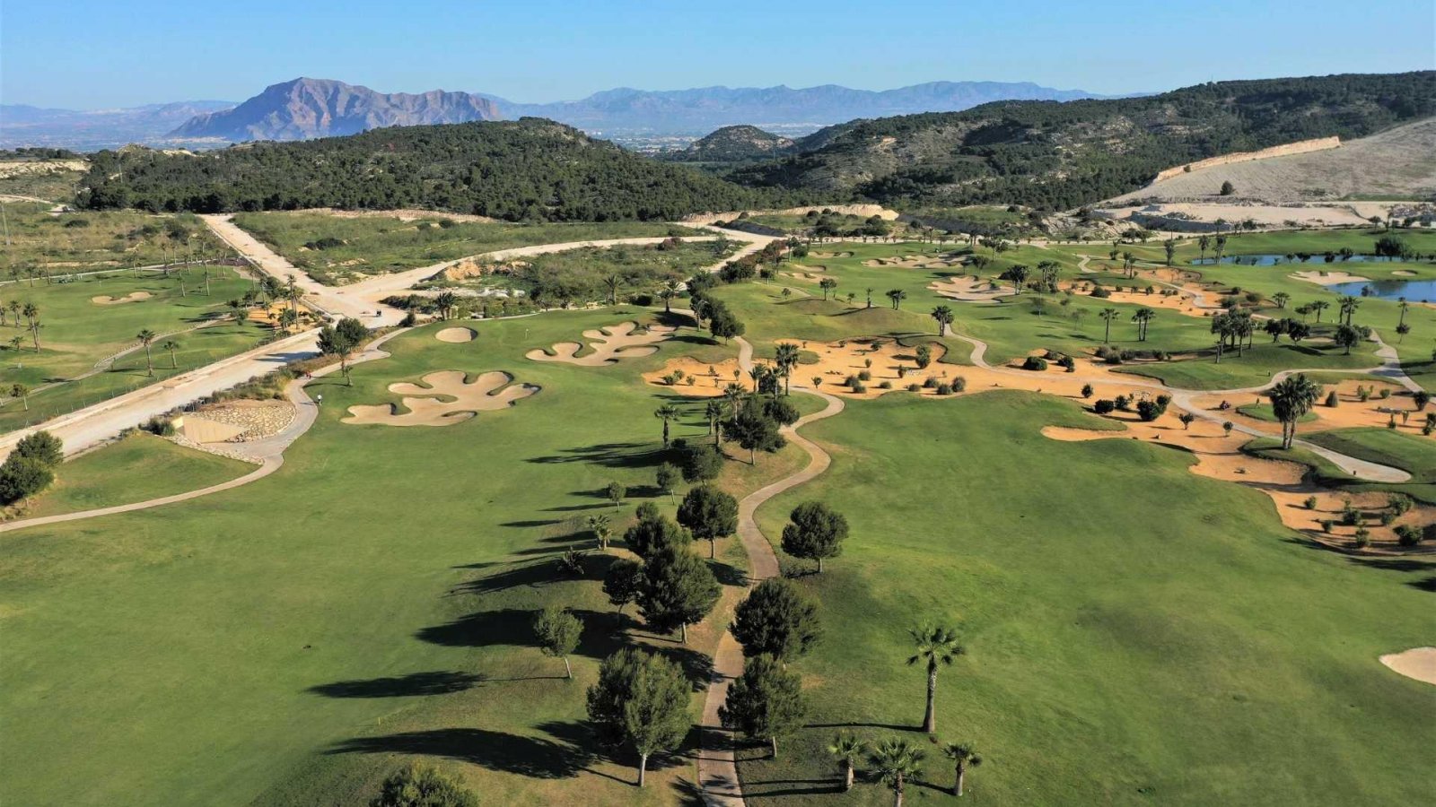 Neubauwohnungen im Vistabella Golf Resort, Orihuela
Exklusive Wohnsiedlung in bester Golflage
Entdecken Sie dieses neue Bauvorhaben im V