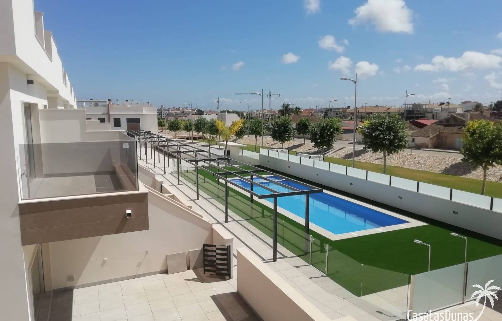  Im lebhaften Dorf Pilar de la Horadada, dem südlichsten Punkt der Costa Blanca, finden wir dieses schöne Projekt mit geräumigen Apartments. Die Häuse