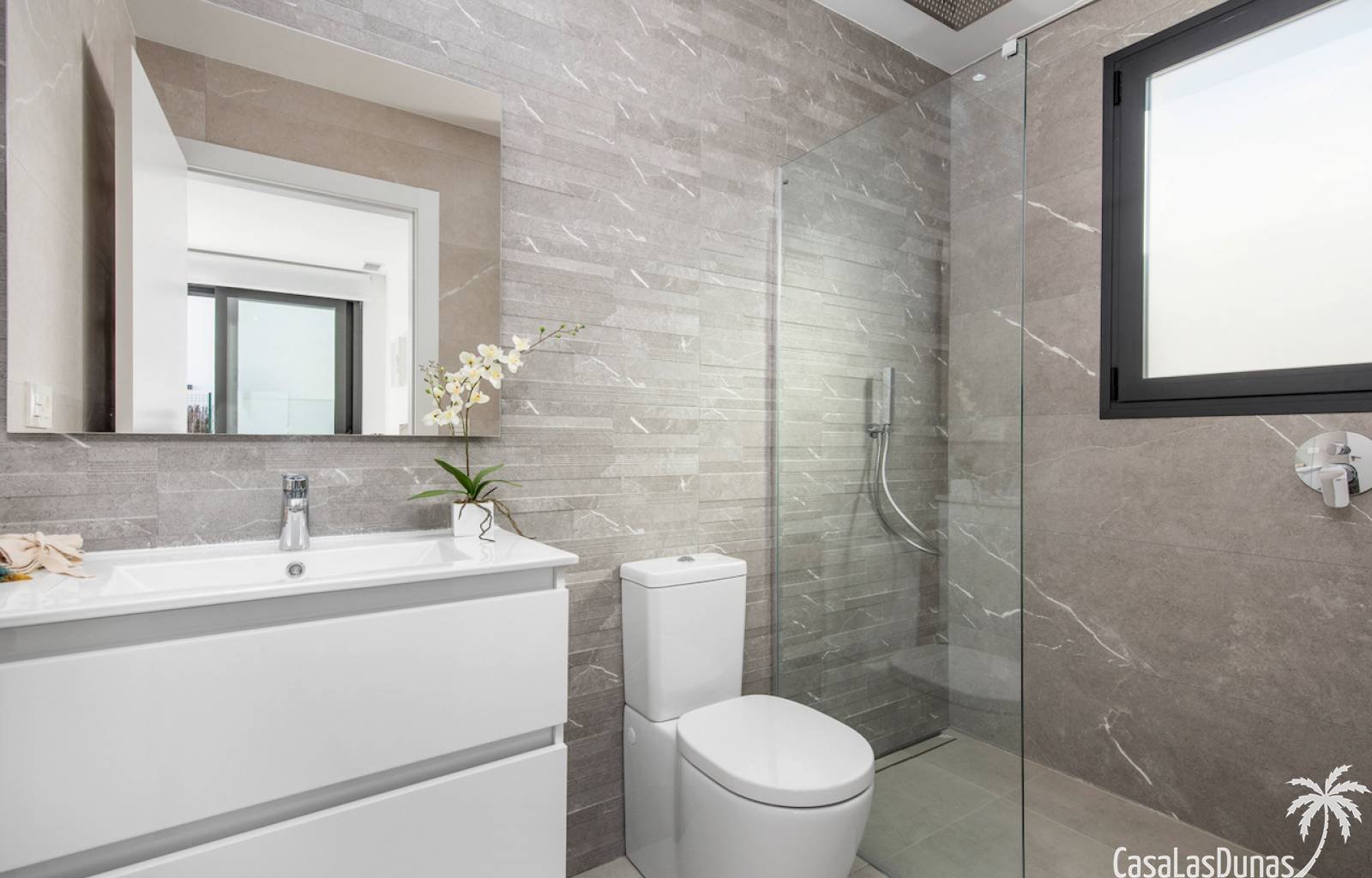 Dieses neue Villenprojekt befindet sich in Herrada. Diese Villen sind modern und geräumig und bieten viel natürliches Licht. Jede Villa verfügt über