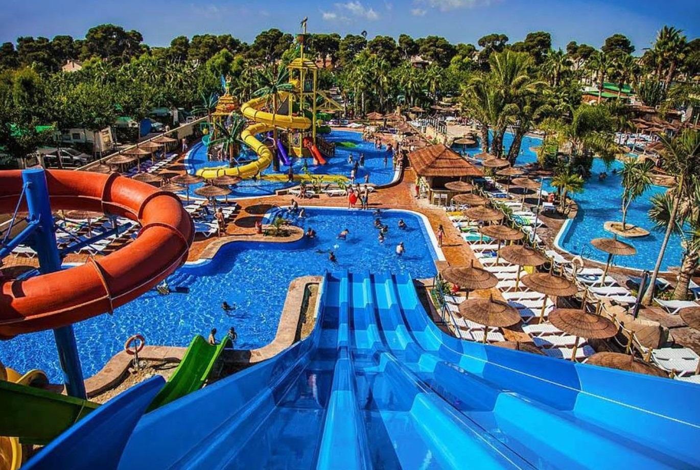 NEUBAU VILLEN IN SAN FULGENCIO
New Build Wohn von 3 Moderne Villen in San Fulgencio.
Villen bauen auf den Parzellen von 500 m2 und befi