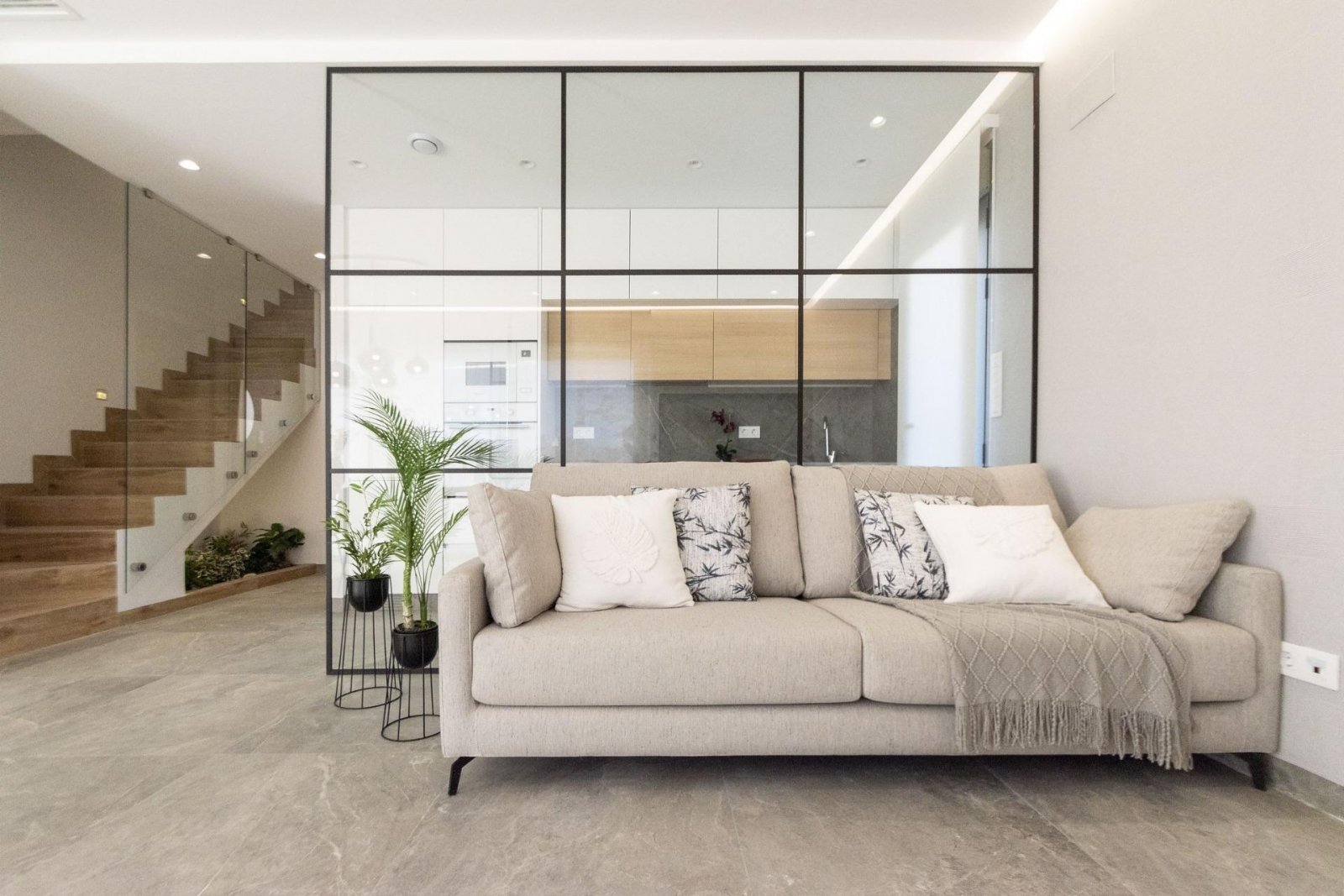 NEUBAU-VILLEN IN PILAR DE LA HORADADA AM GOLFPLATZ
Die Neubausiedlung besteht aus 6 exklusiven Villen mit 3 Schlafzimmern und 3 Bädern,