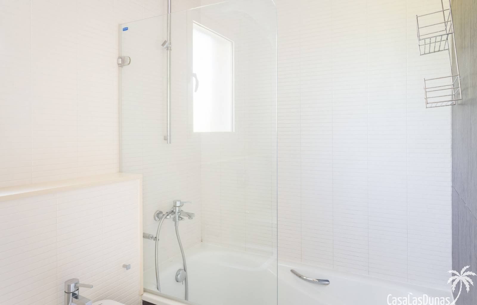 Diese wunderschöne Villa liegt auf der Südseite des Berges La Sella und ist ideal für diejenigen, die einen erholsamen und ruhigen Urlaub verbringen