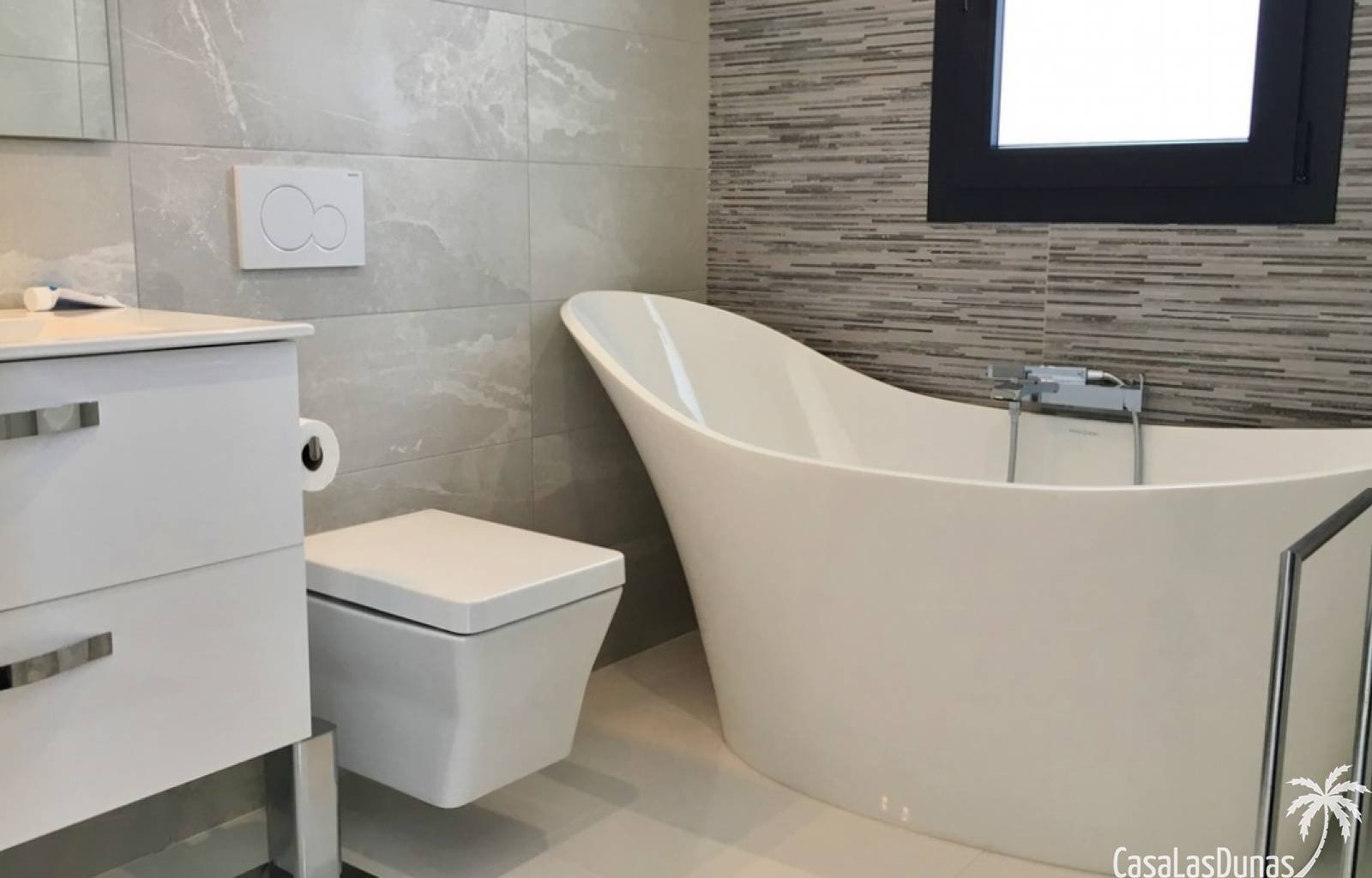 Diese Luxusvillen werden in Benijofar gebaut. Die Fotos zeigen eine Reihe von Optionen, daher kann Ihre Wahl leicht abweichen.
 Die Häuser verfügen ü