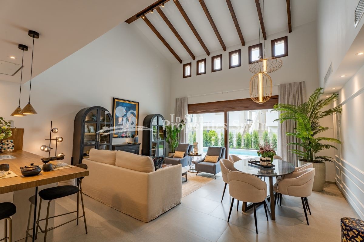 Diese atemberaubenden, neu erbauten Villen im mediterranen Stil befinden sich im renommierten La Finca Golf Resort in Algorfa und bieten