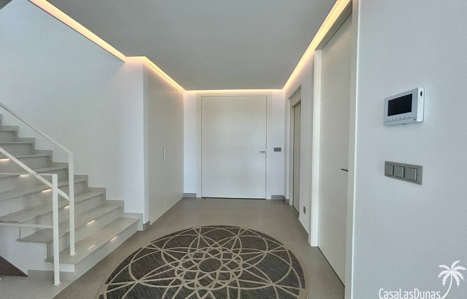 Luxusvilla-Schlüssel bereit!
 Komplett möblierte Villa in wunderschöner Lage in Ciudad Quesada. Diese Villa bietet einen wunderschönen Blick auf die