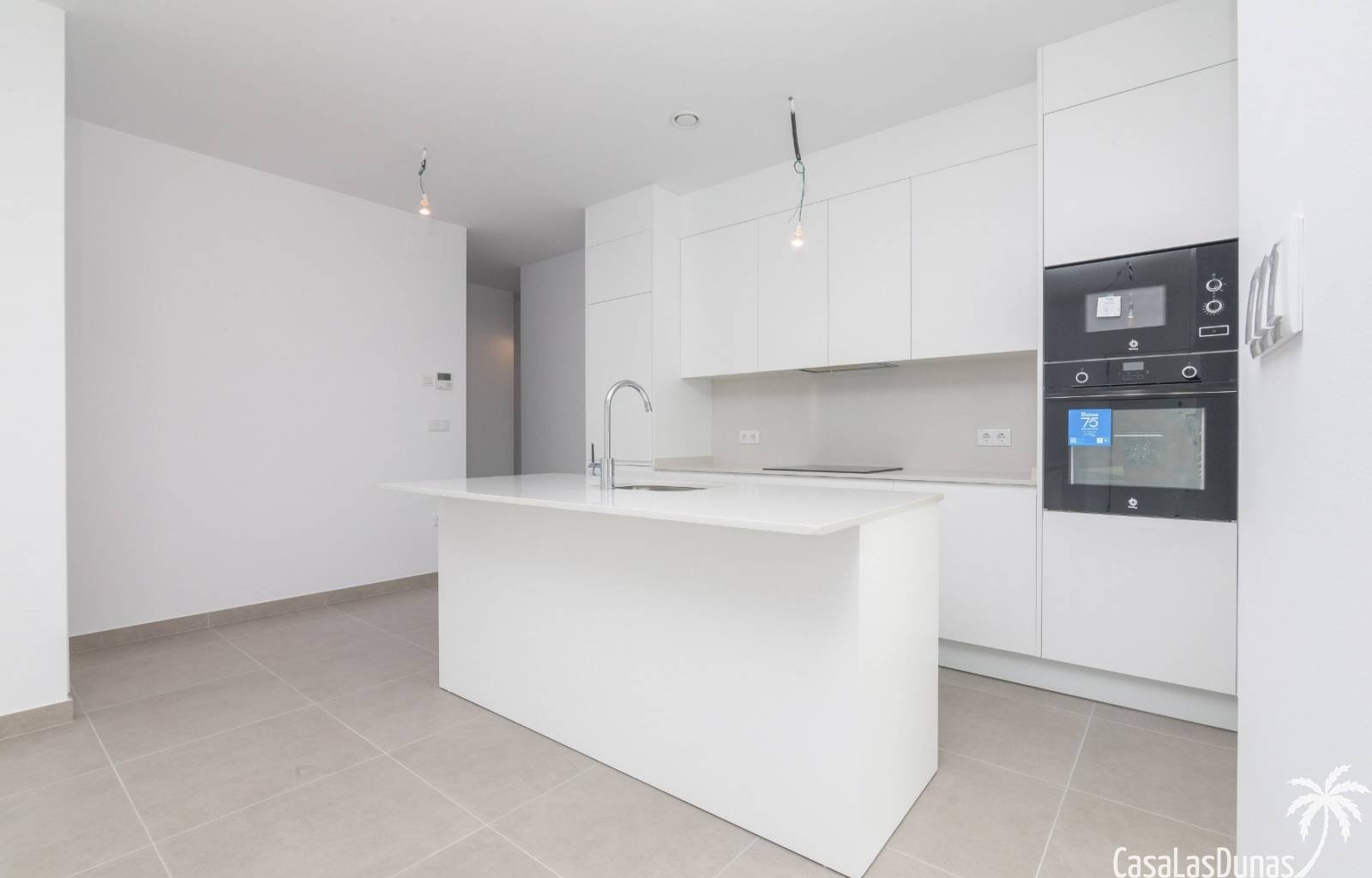 Schöne moderne Villa in Polop an der Costa Blanca Nord mit 3 Schlafzimmern und 2 Badezimmern, 1 davon en suite. Diese einstöckige Villa verfügt über