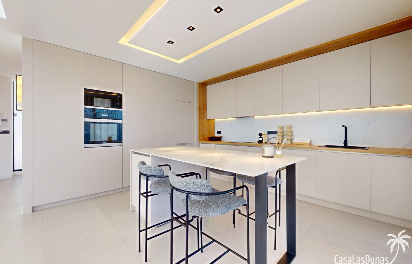 Im sonnenverwöhnten Polop an der Costa Blanca entstehen 6 wunderschöne Villen mit privaten Pools. Die Häuser befinden sich in einer sehr schönen Lage