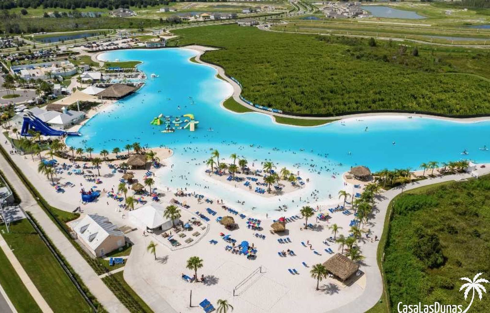 Luxusvillen in ausgezeichneter Lage an der Costa Calida. Die Häuser verfügen über 3 Schlafzimmer und nicht weniger als 4 Badezimmer sowie ein Gäste-W