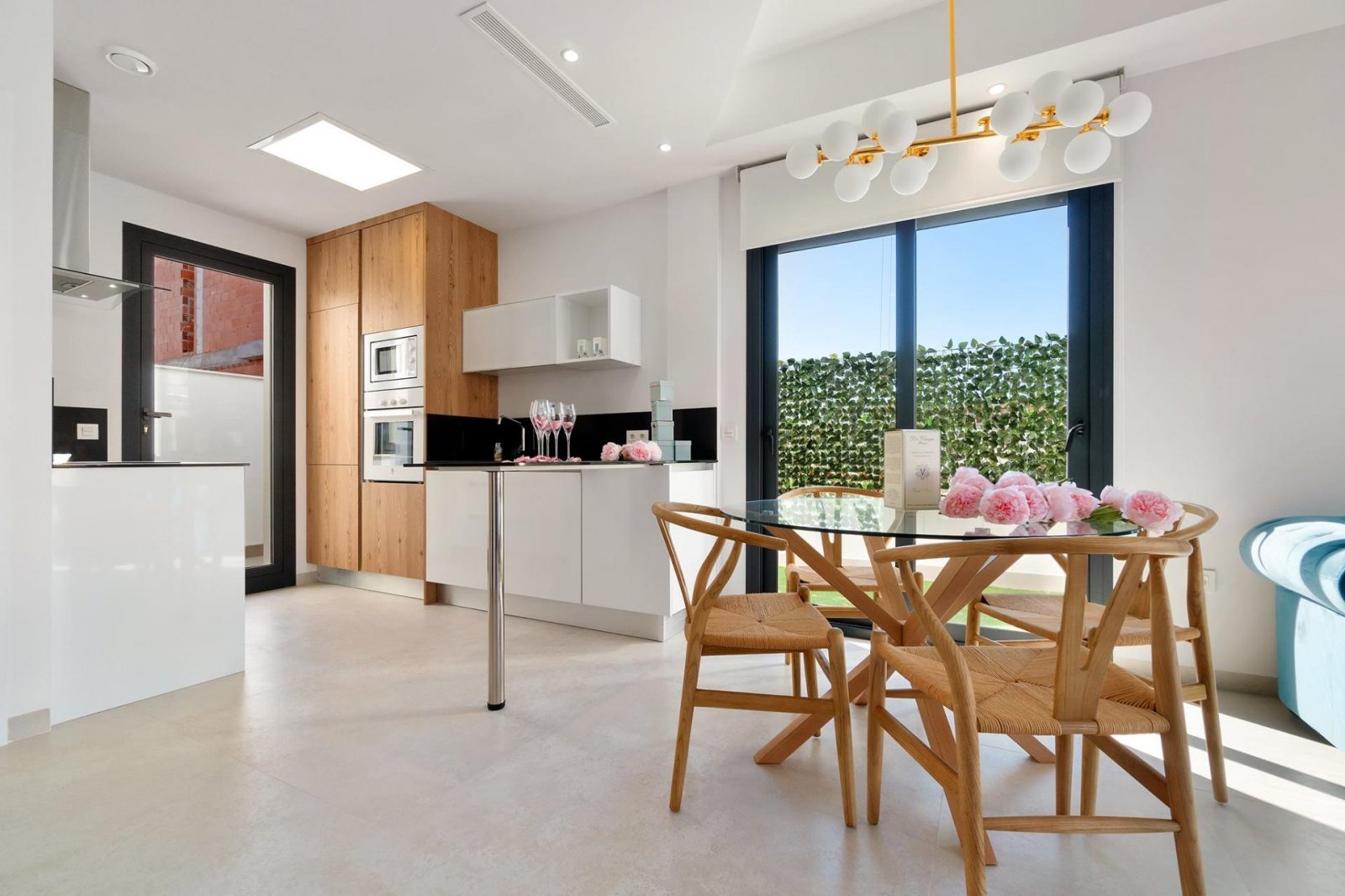 NEU GEBAUTE VILLEN IN LOS MONTESINOS Neubauprojekt in La Herrada (Los Montesinos), in einer privilegierten Lage in der Nähe der besten St