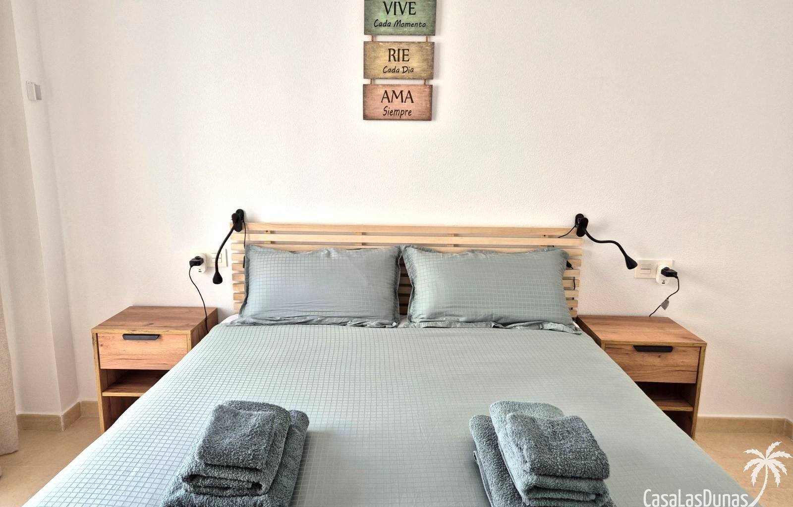 Willkommen im Casa Bajo el Sol! Dieses schöne Haus ist ein idealer Urlaubsort für alle, die Komfort und Bequemlichkeit suchen. Charmantes Einfamilien