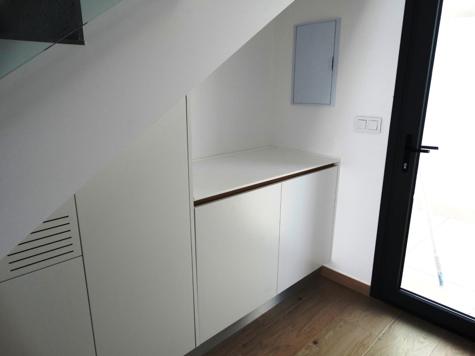 NEU GEBAUTE HALB-FREISTEHENDE VILLEN IN SANTIAGO DE LA RIBERA Neubau von 11 Reihenhäusern und Doppelhaushälften in Santiago de la Ribera,