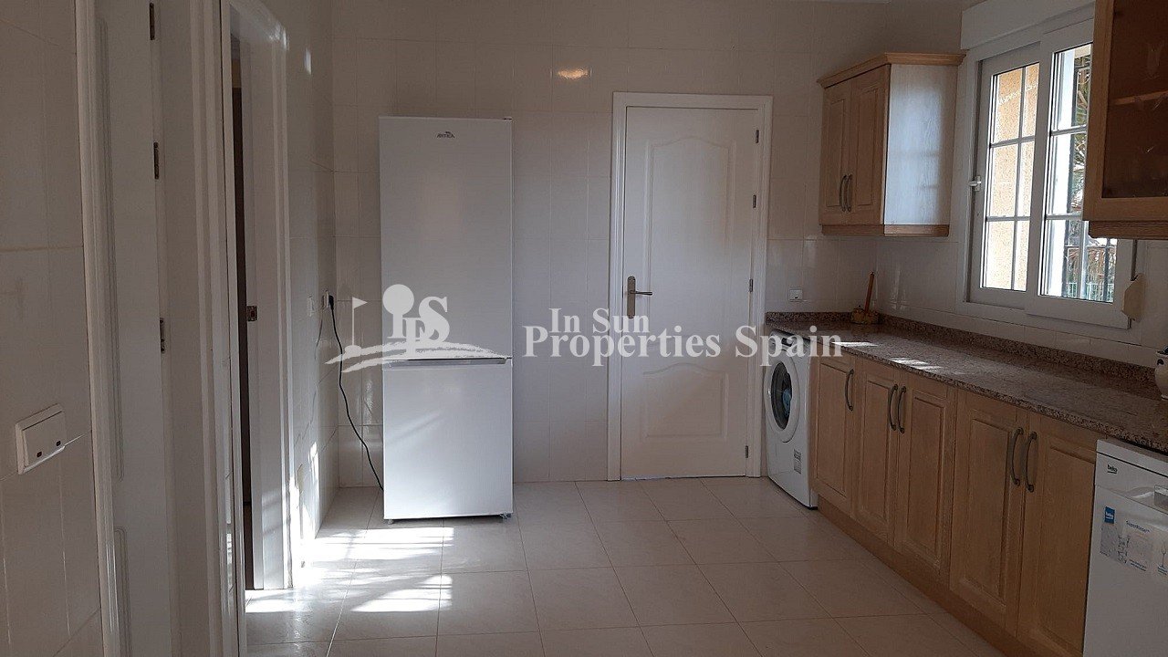 LUXUSVILLA MIT PRIVATEM PIER IN LA MANGA - nur wenige Meter vom Strand entfernt!
 
Zwischen zwei Meeren, dem Mar Menor und dem Mittelmeer