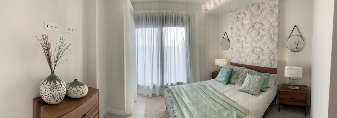 NEU GEBAUTE VILLEN IN DAYA NUEVA
 
 Neubauvillen im neuen Teil von Daya Nueva. Nur wenige Minuten zu Fuß zum Zentrum der Stadt.
 
 Villen