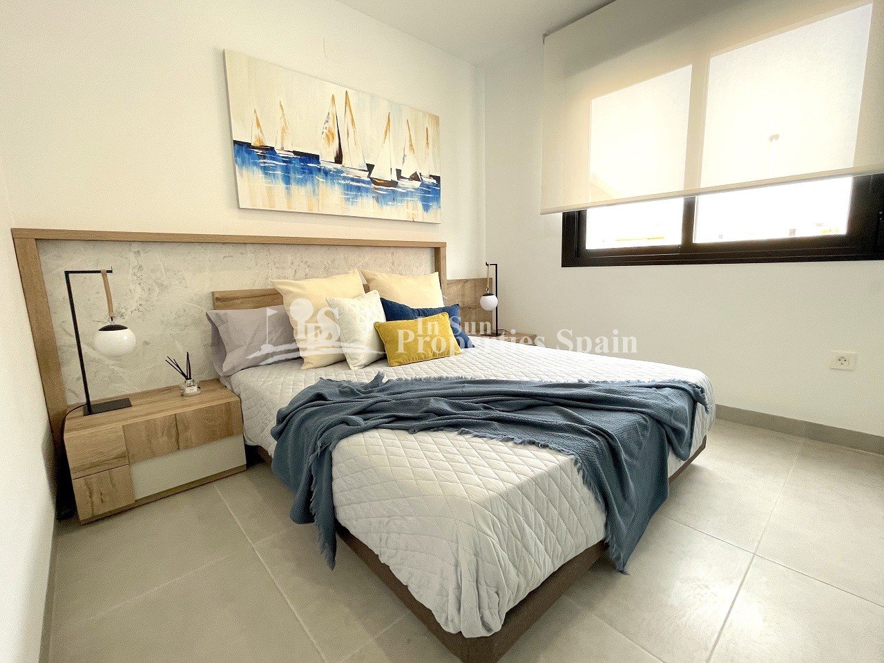 NEU GEBAUTE HALB-FREISTEHENDE VILLEN IN SANTIAGO DE LA RIBERA
 
 Neubau von freistehenden Villen und Doppelhaushälften mit Privatpools in