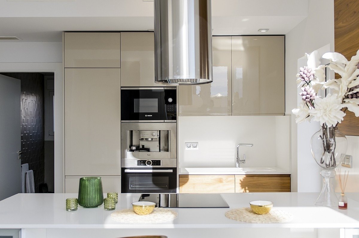 NEUBAU VILLEN IN PLAYA HONDA !!!
 
 Villen mit privatem Pool und Solarium, optional mit Keller und Garage gegen Aufpreis.
 
 Das Hotel li