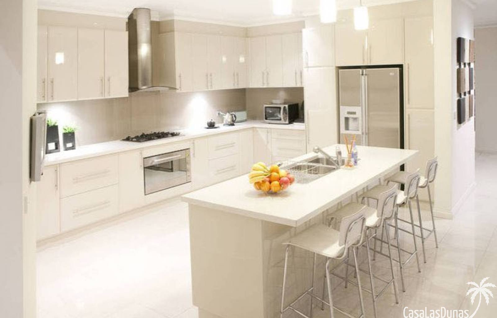 Bauen Sie Ihre eigene Traumvilla in Pinoso ! Es besteht die Möglichkeit, zwischen einem traditionellen Baustil und einem modernen Stil zu wählen. Das