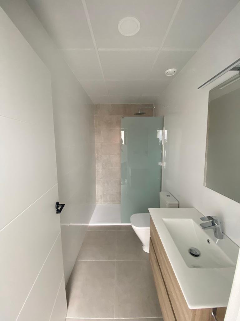 
												Neubauvillen mit privatem Pool in Los Alcázares, Costa Cálida

Exklusive moderne Villen nur 700 Meter vom Meer entfernt
Entdecken Sie die