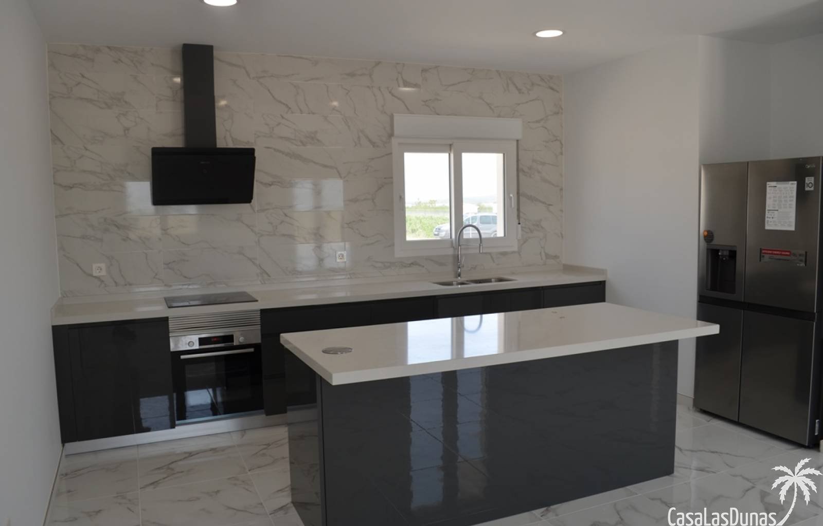  Bauen Sie Ihre eigene Traumvilla in Pinoso ! Es besteht die Möglichkeit, zwischen einem traditionellen Baustil und einem modernen Stil zu wählen. Das