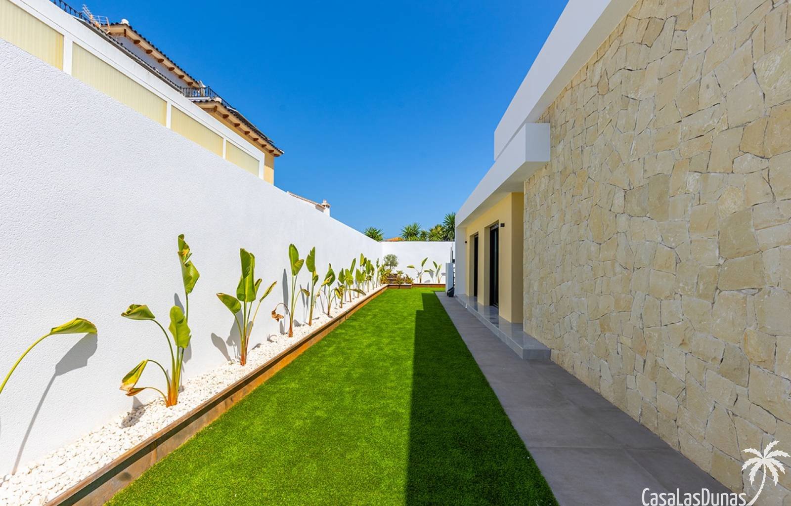  Tauchen Sie ein in eine Welt voller Komfort und Eleganz mit diesen neuen Villen in Los Balcones, Torrevieja. In einer ruhigen und exklusiven Gegend g