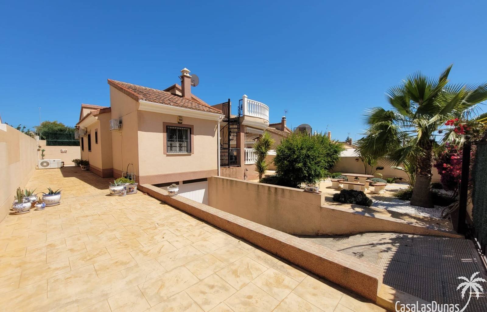  Casa Montenas ist das ideale Urlaubsziel für alle, die sowohl Komfort als auch Privatsphäre im Herzen der wunderschönen spanischen Landschaft suchen.