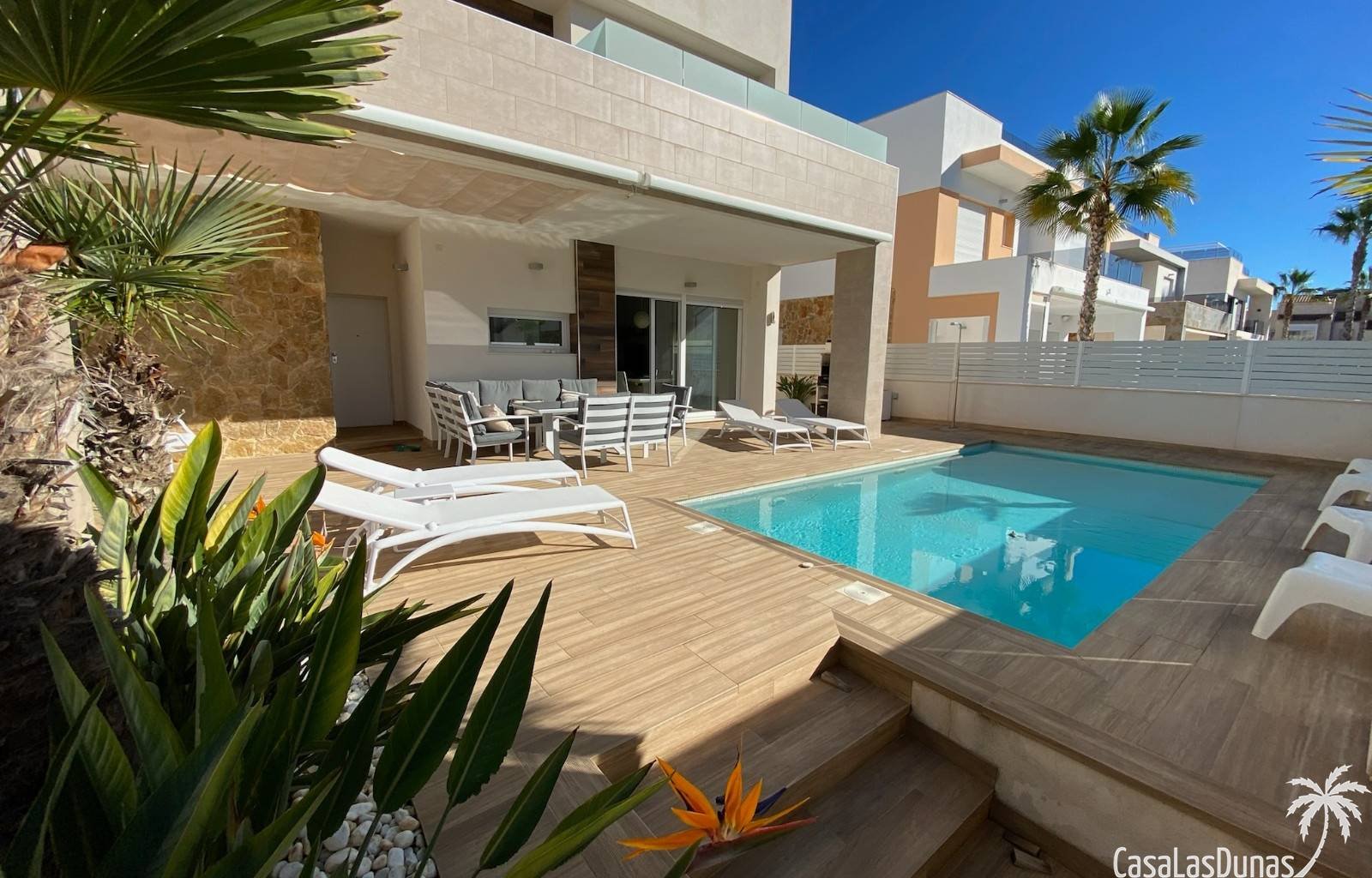 Villa Alegria ist das ideale Reiseziel für einen unvergesslichen Urlaub. Schon beim Betreten des geschmackvoll eingerichteten Wohnzimmers werden Sie