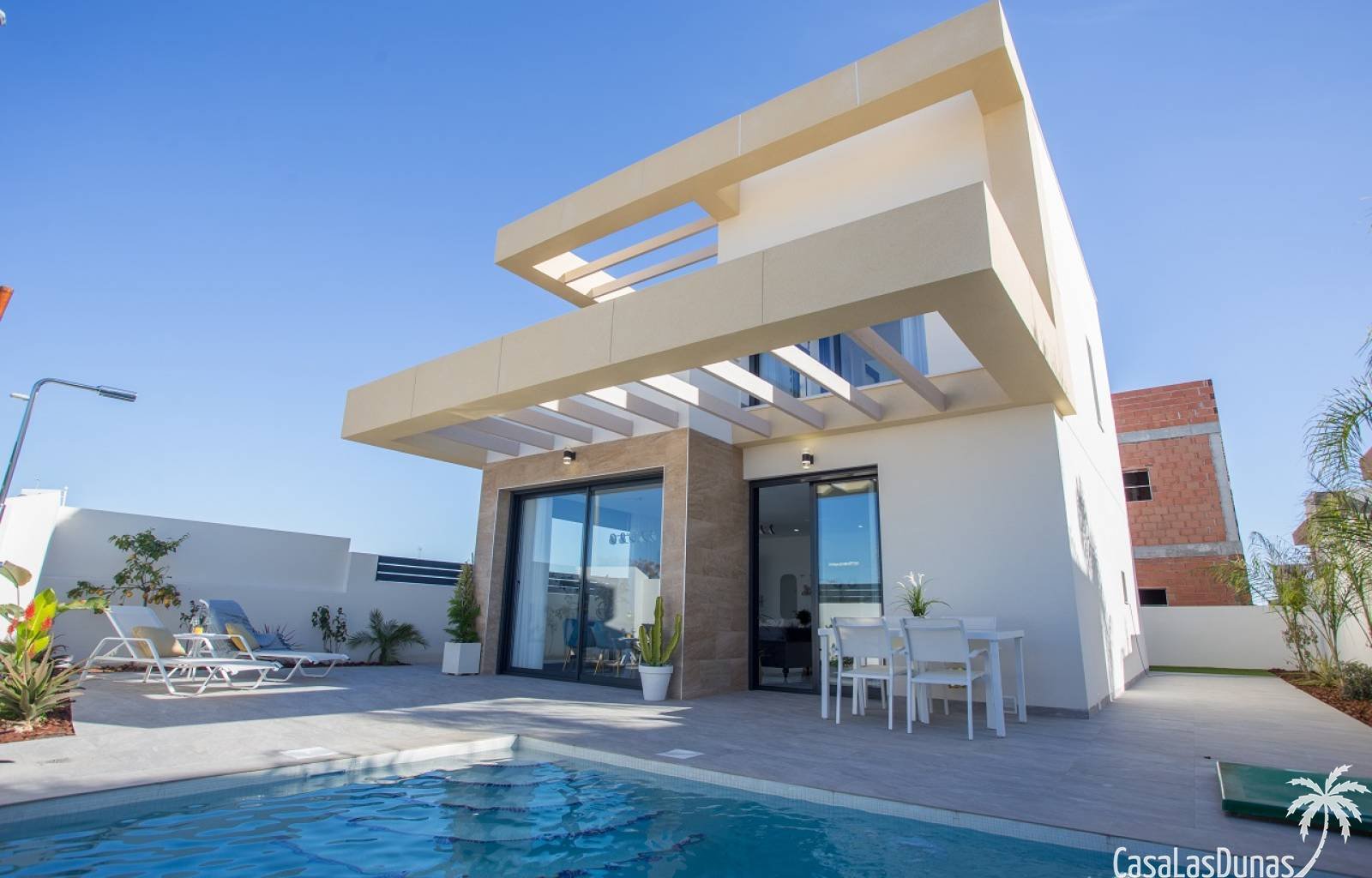  Modernes Projekt mit 56 individuellen Villen, verteilt auf drei Etagen, steht jetzt zum Verkauf! Diese eleganten Villen mit Blick auf die Lagune werd