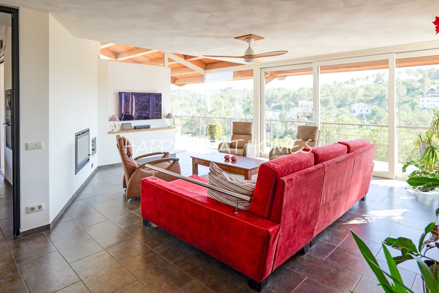 Geräumige Villa mit Gästeapartment und Pool in Olivella – CAN SURIA (Sitges Hills)
Dieses große Haus mit 475 m² befindet sich in der ruhigen Urbanisat