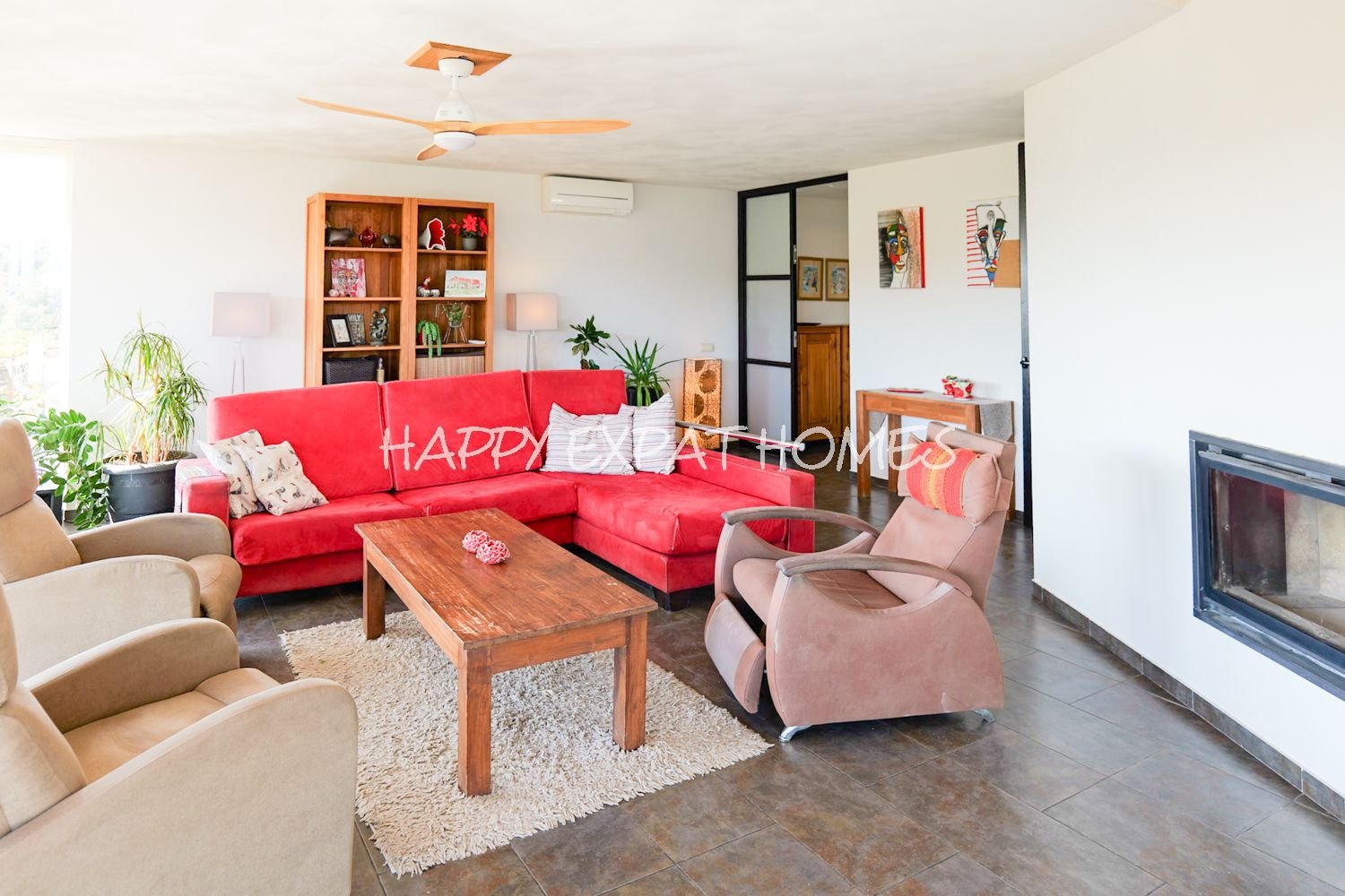 Geräumige Villa mit Gästeapartment und Pool in Olivella – CAN SURIA (Sitges Hills)
Dieses große Haus mit 475 m² befindet sich in der ruhigen Urbanisat