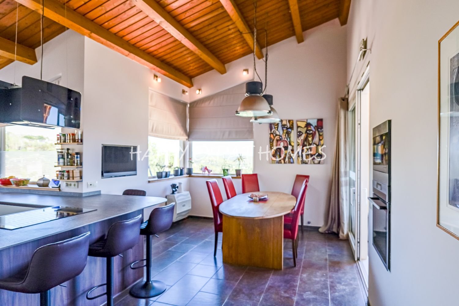 Geräumige Villa mit Gästeapartment und Pool in Olivella – CAN SURIA (Sitges Hills)
Dieses große Haus mit 475 m² befindet sich in der ruhigen Urbanisat