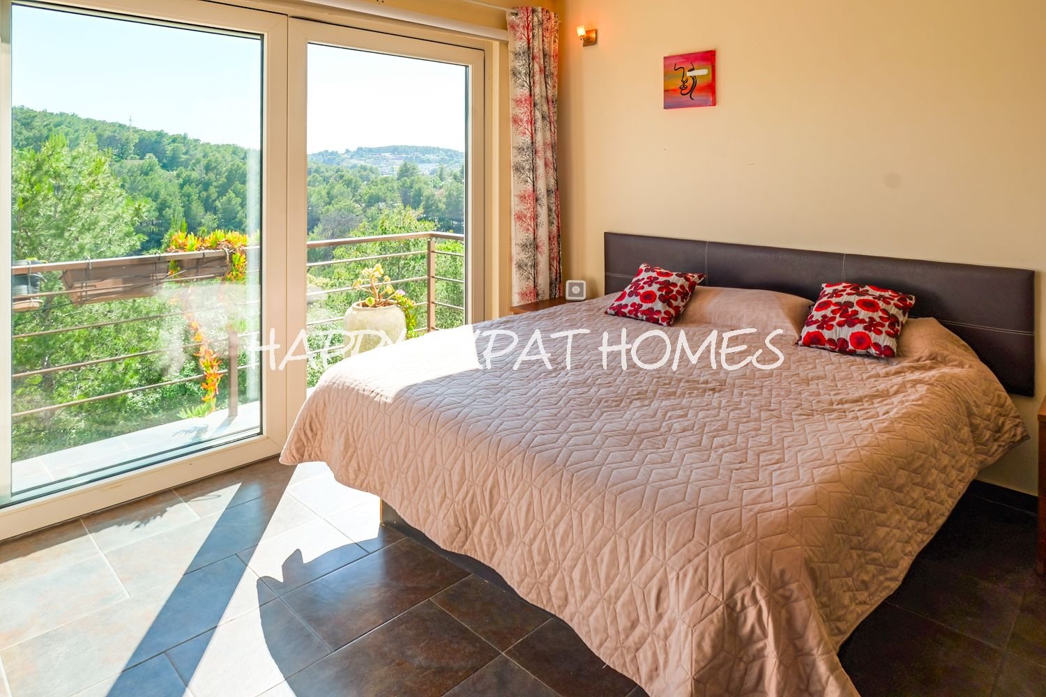 Geräumige Villa mit Gästeapartment und Pool in Olivella – CAN SURIA (Sitges Hills)
Dieses große Haus mit 475 m² befindet sich in der ruhigen Urbanisat