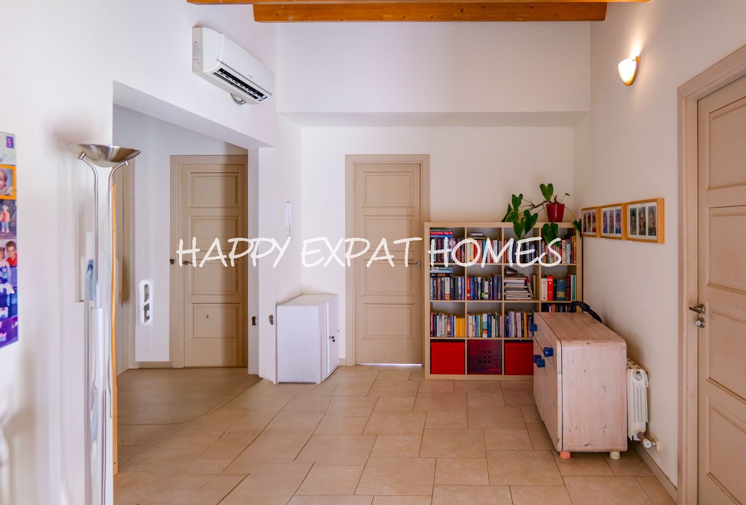 Geräumige Villa mit Gästeapartment und Pool in Olivella – CAN SURIA (Sitges Hills)
Dieses große Haus mit 475 m² befindet sich in der ruhigen Urbanisat