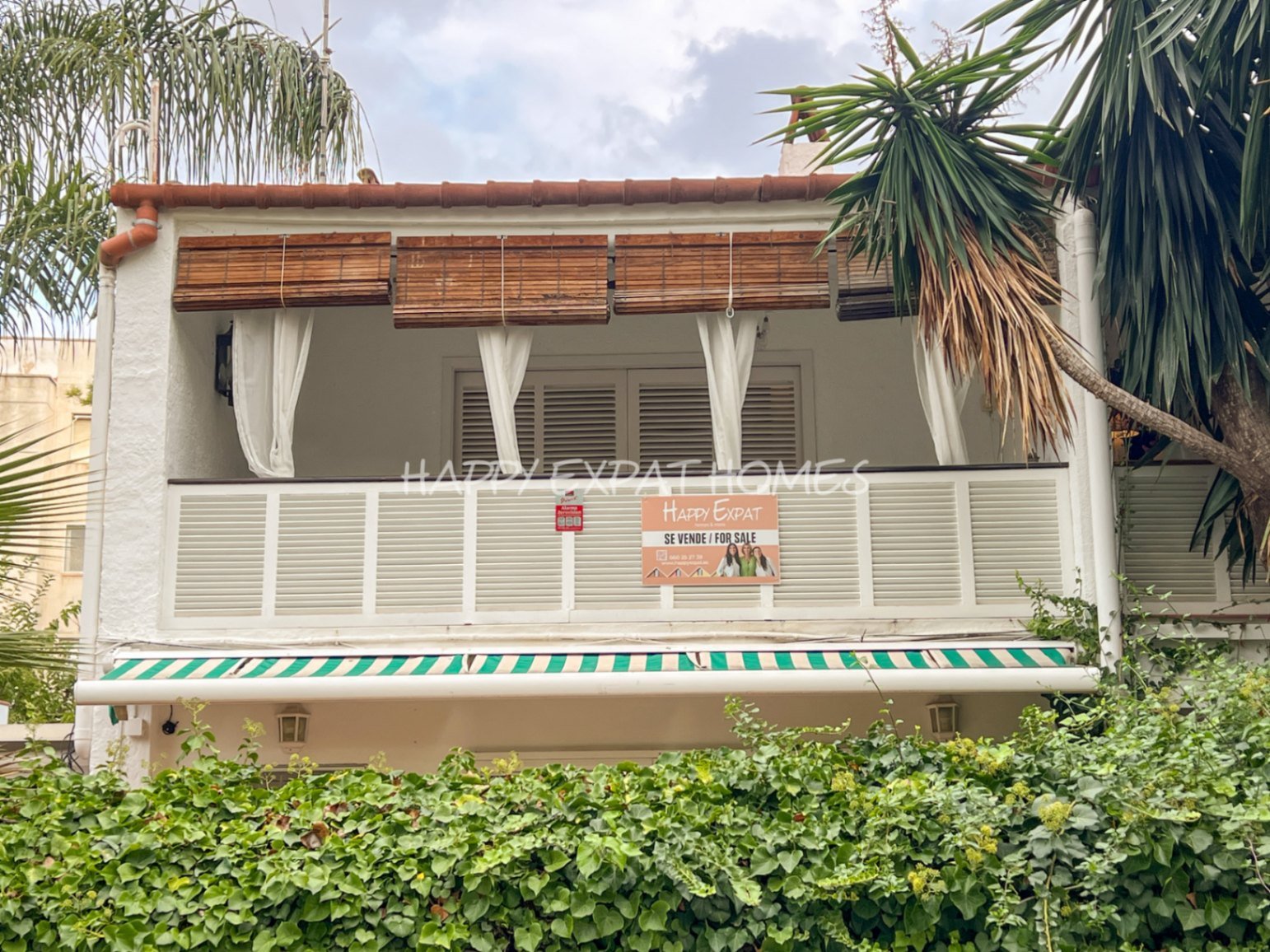 Diese Ein-Zimmer-Wohnung befindet sich an einem unschlagbaren Standort: die Straße Sant Muç ist berühmt dafür, eine exklusive Oase des Friedens in zwe